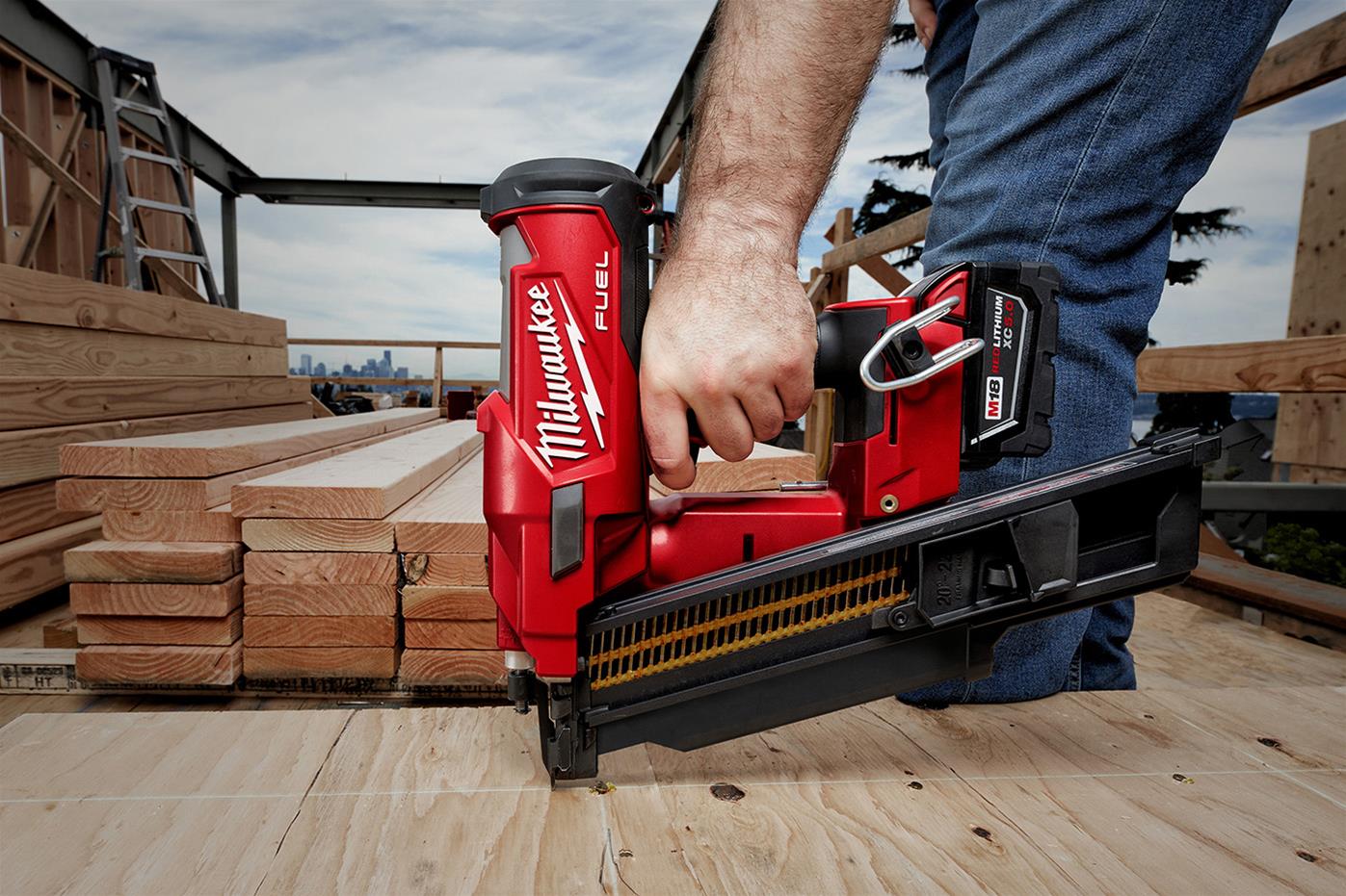 Milwaukee Tool 274421 Milwaukee M18 FUEL 21 Degree Framing Nailer Kits