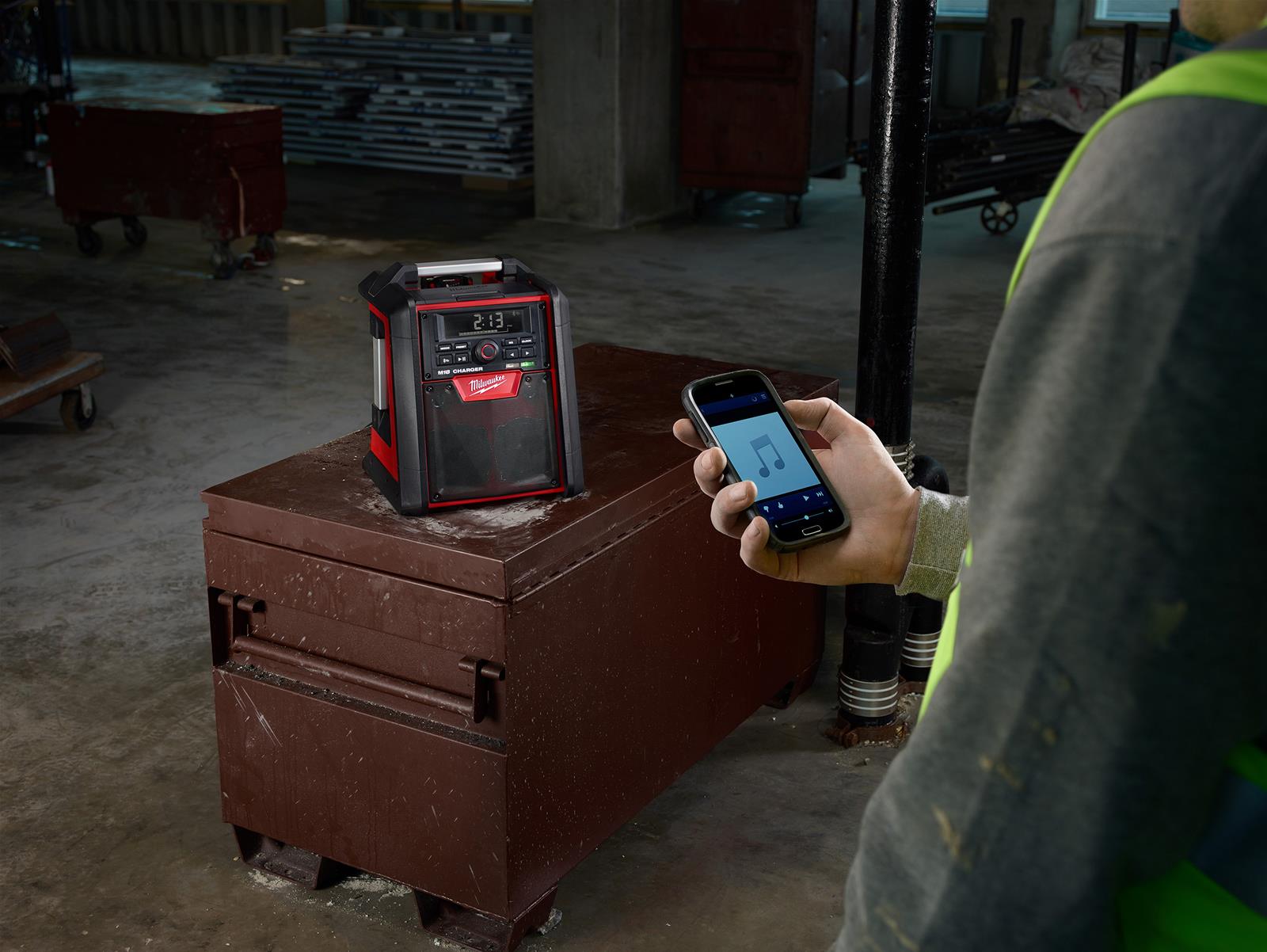 Milwaukee Tool 2792-20 Milwaukee M18 Jobsite Radio/Chargers