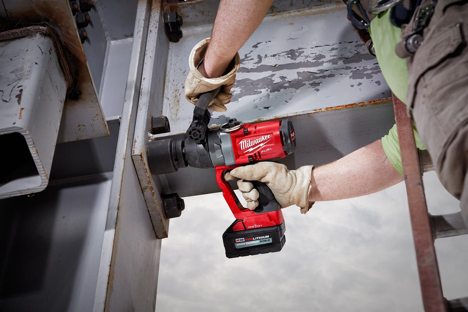 Milwaukee Tool 286720 Milwaukee M18 FUEL 1 in. High Torque Impact Wrench with ONEKEY Summit