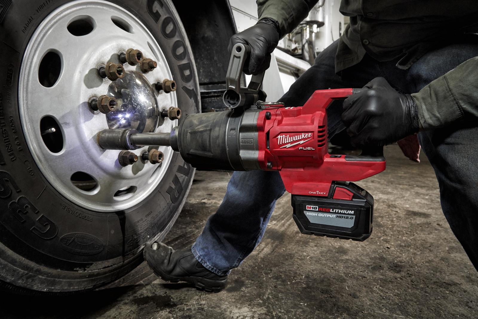 Milwaukee Tool 2869-22HD Milwaukee M18 FUEL 1 in. D-Handle