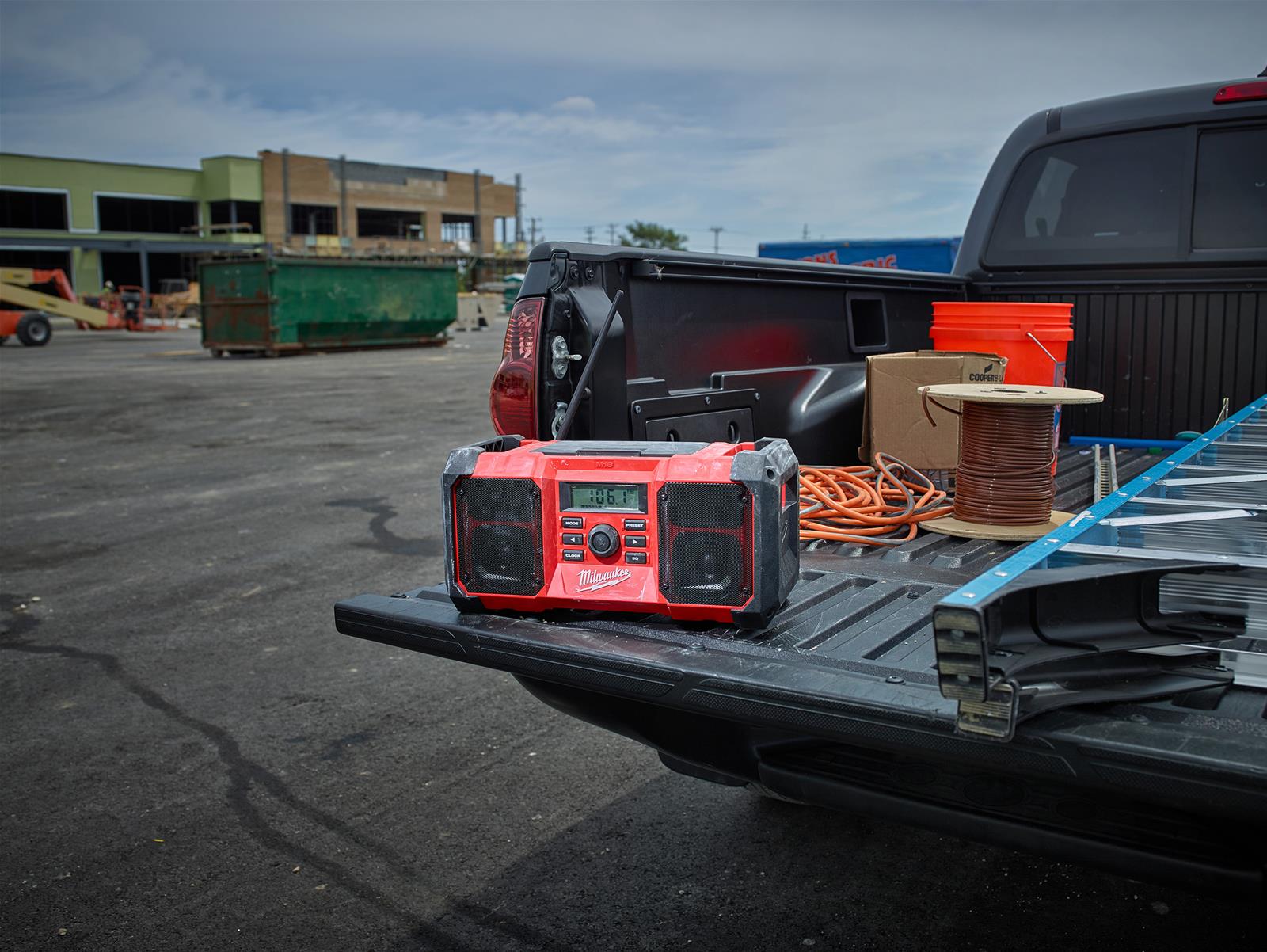 Milwaukee Tool 289020 Milwaukee M18 Jobsite Radios Summit Racing