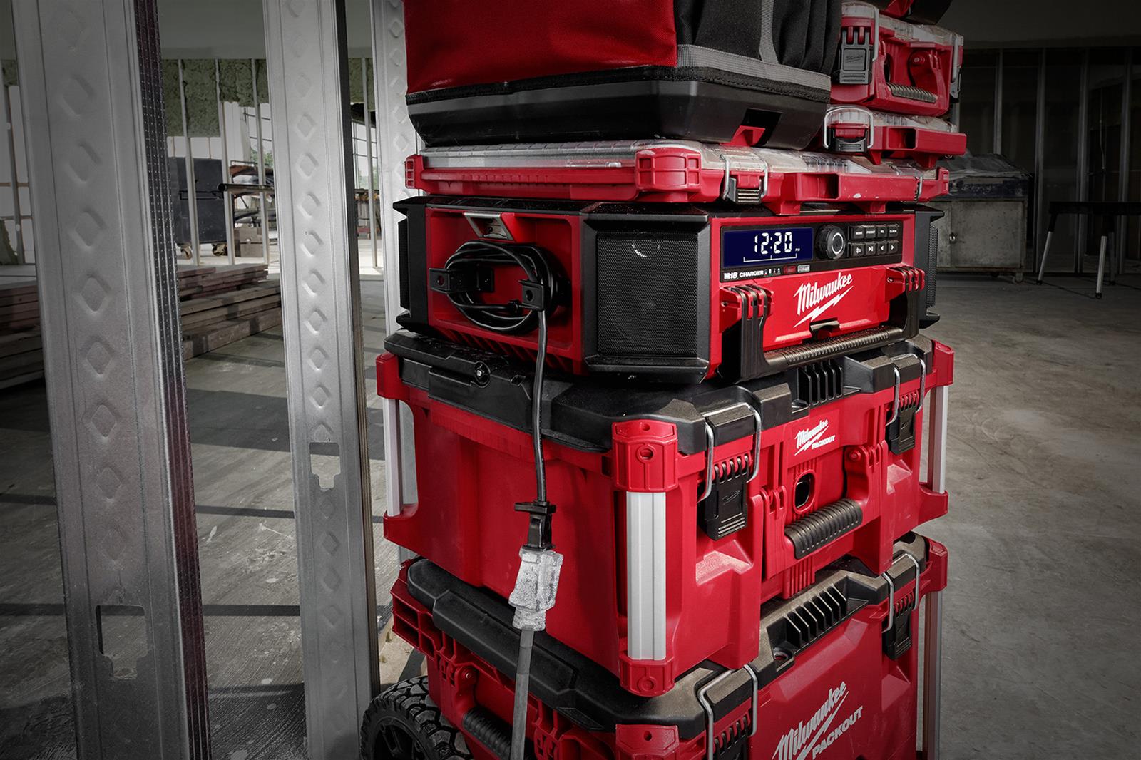 Milwaukee Tool 2950-20 Milwaukee M18 PACKOUT Radio and Charger