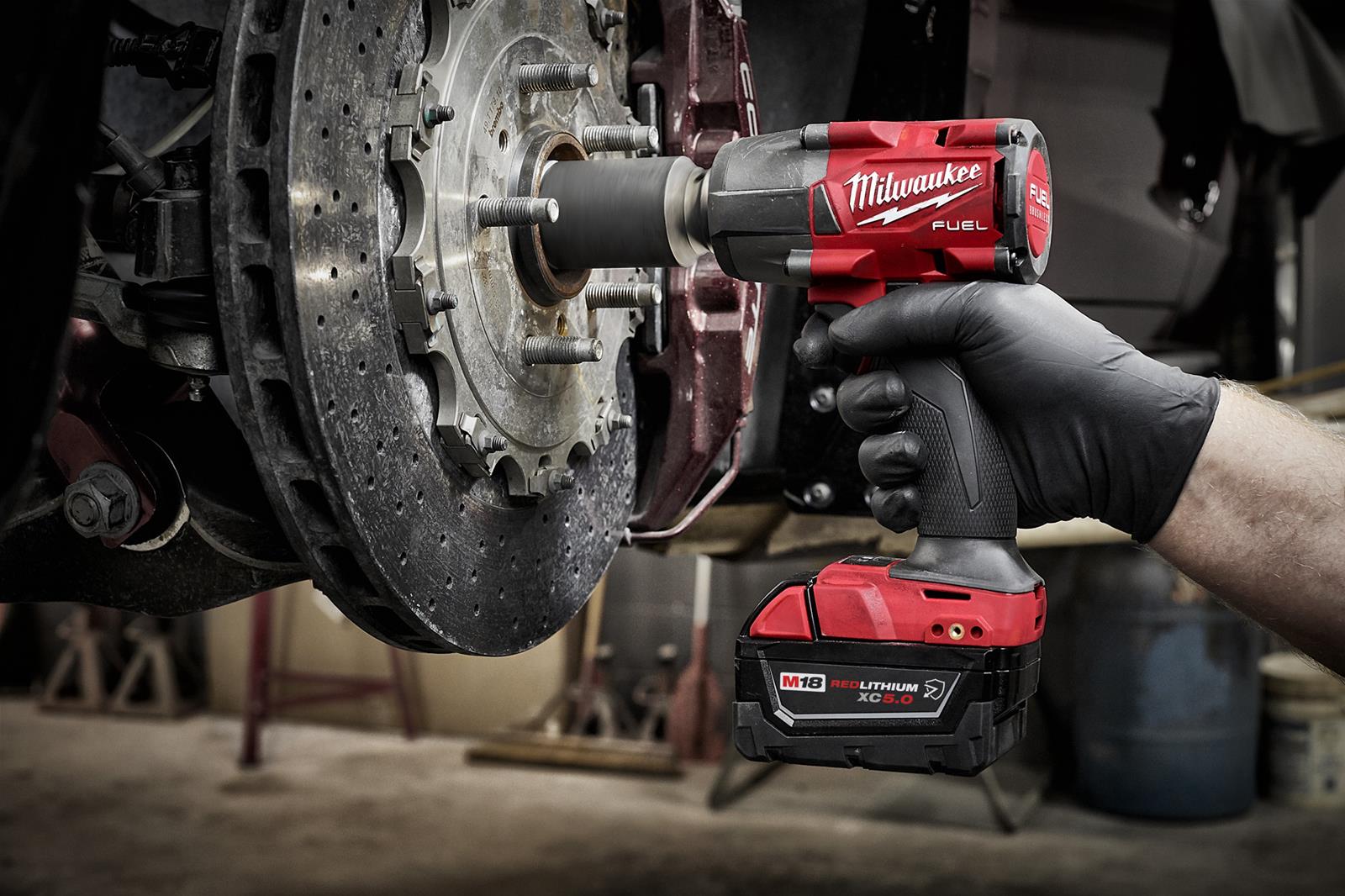Mechanic Milwaukee Fuel Kits Milwaukee M12 FUEL 3/8In Stubby Impact Wrench  Kit M12FIW38-202B