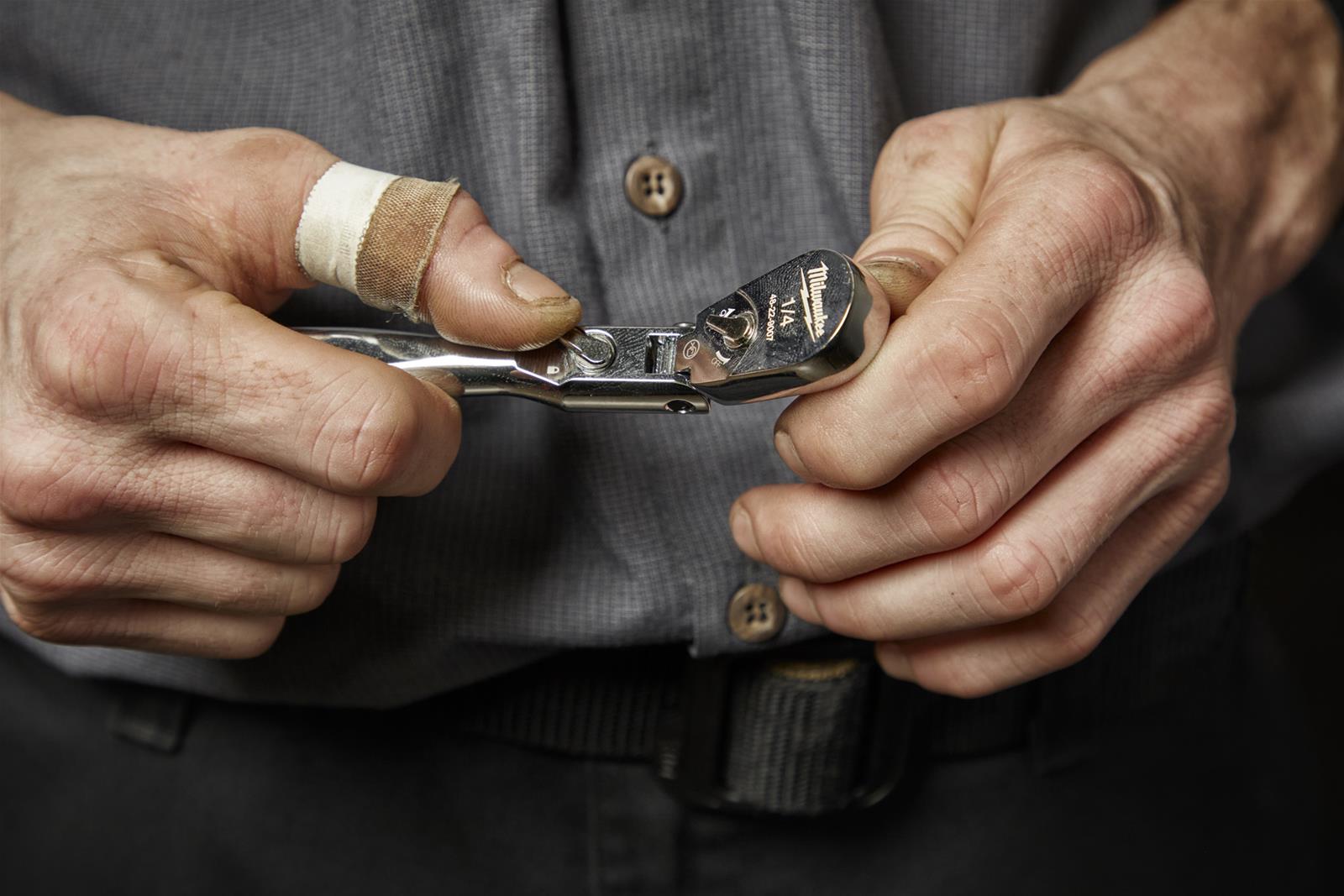 Milwaukee Tool 48-22-9007 Milwaukee Flex Head Ratchets | Summit Racing