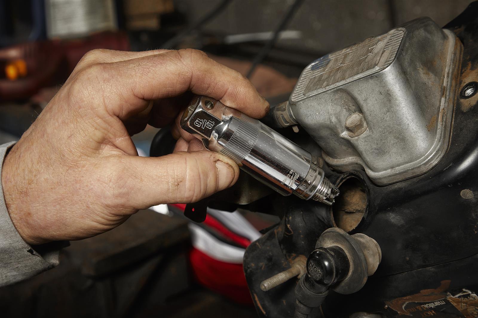 Milwaukee Tool 48-22-9555 Milwaukee Spark Plug Sockets | Summit Racing