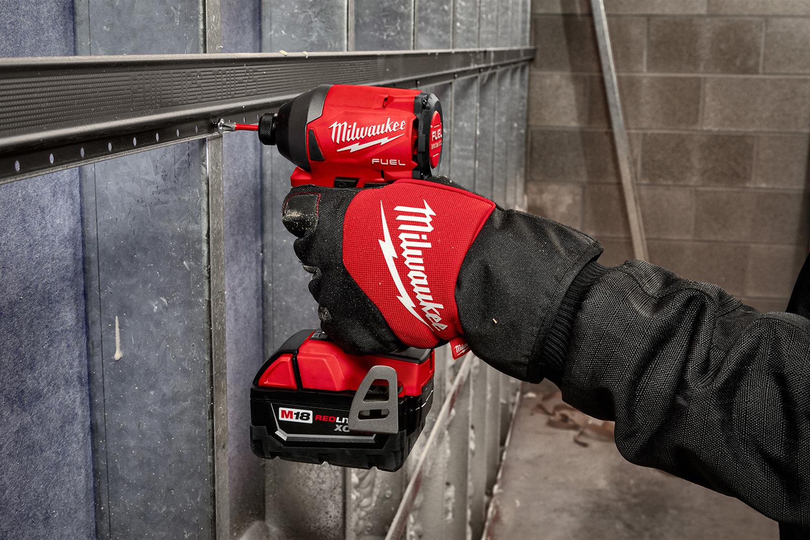 Milwaukee Tool 48-73-0032 Milwaukee Winter Performance Gloves | Summit ...