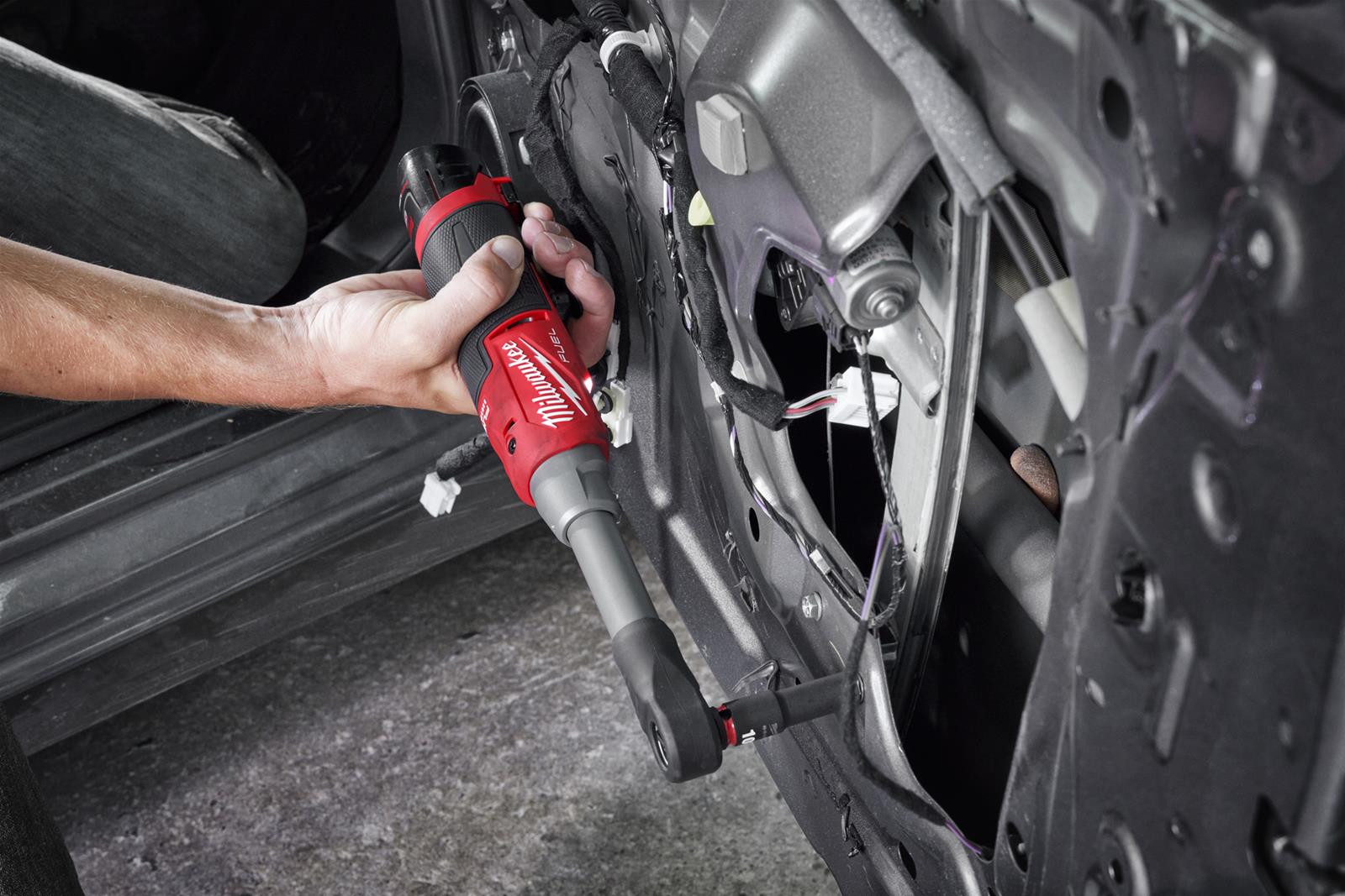 Milwaukee Tool 49-16-2569 Milwaukee M12 FUEL Extended Reach High