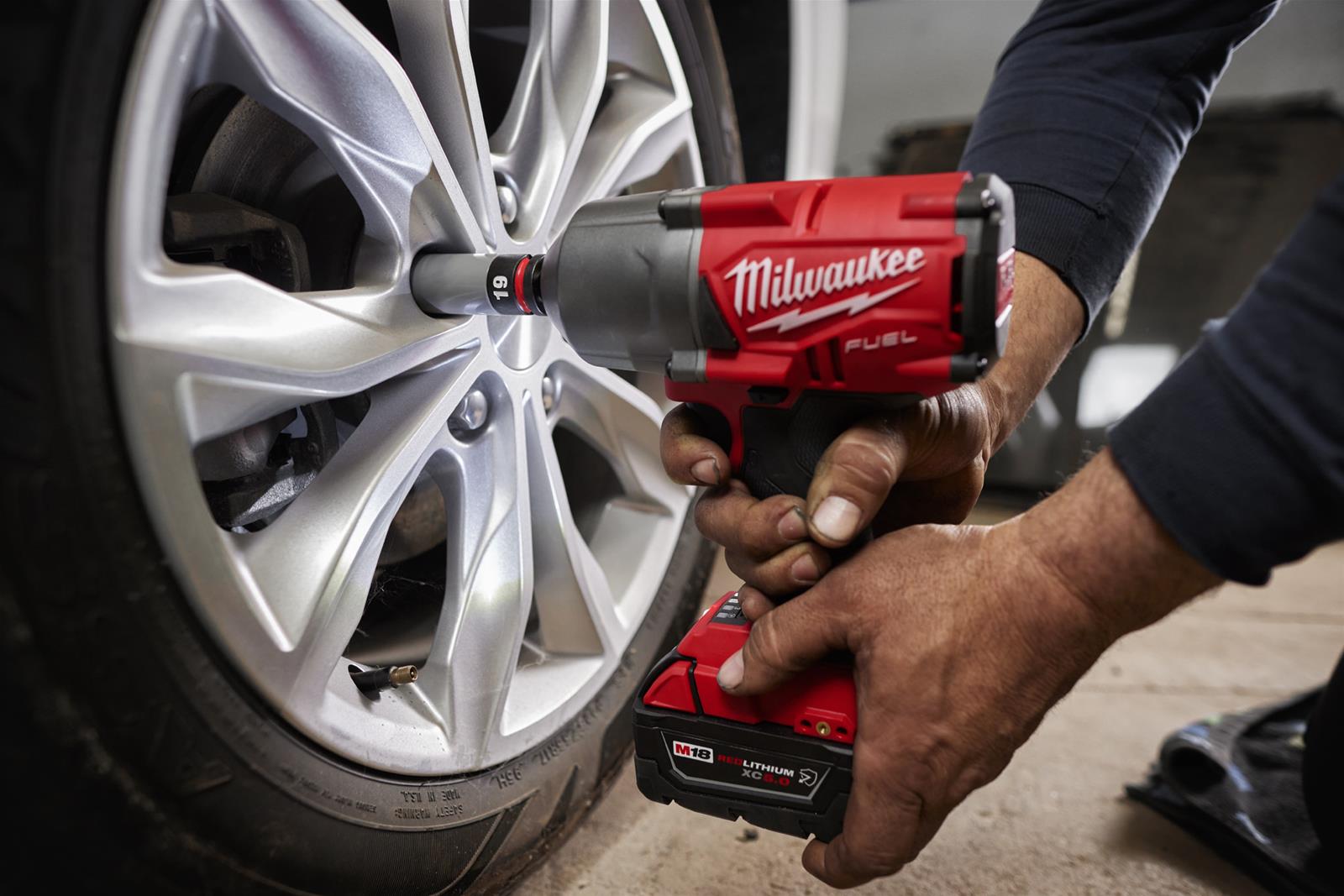 Milwaukee Tool 49667831 Milwaukee SHOCKWAVE Impact Duty Lug Nut