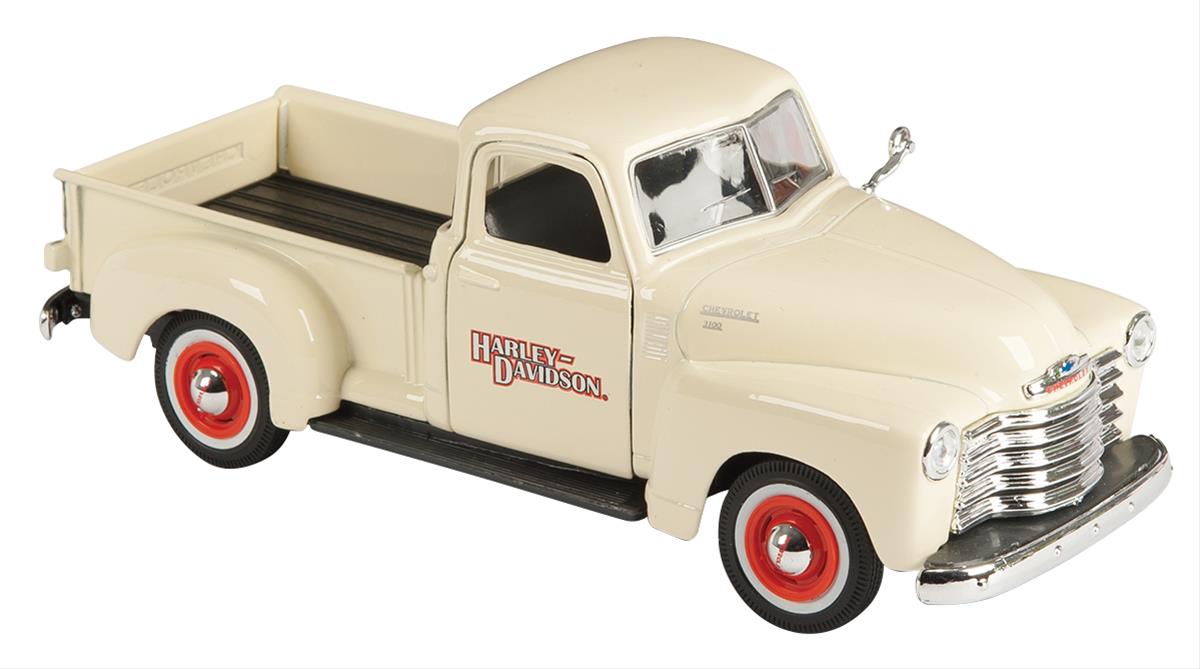 Maisto 32194 1:24 Scale 1950 Chevy 3100 and 2001 Harley-Davidson