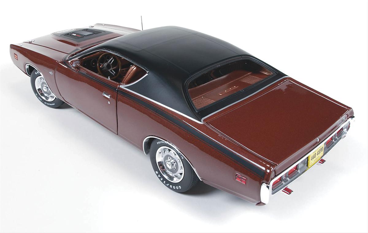 Summit Gifts AMM1003 1:18 Scale 1971 Dodge Charger Super Bee