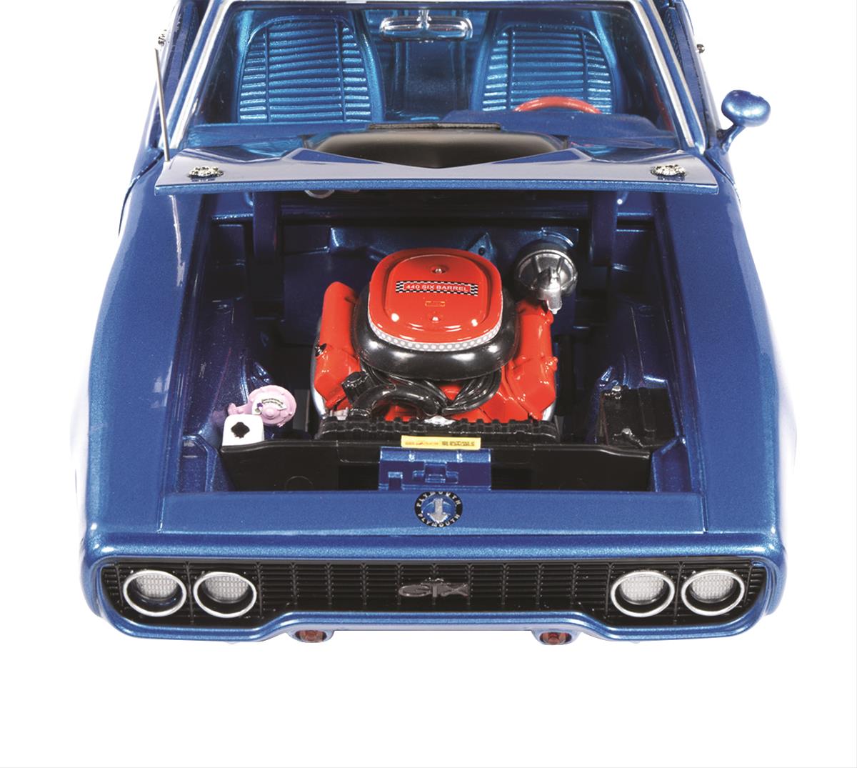 AUTO WORLD AMM1065 1:18 Scale 1971 Plymouth GTX Diecast Model