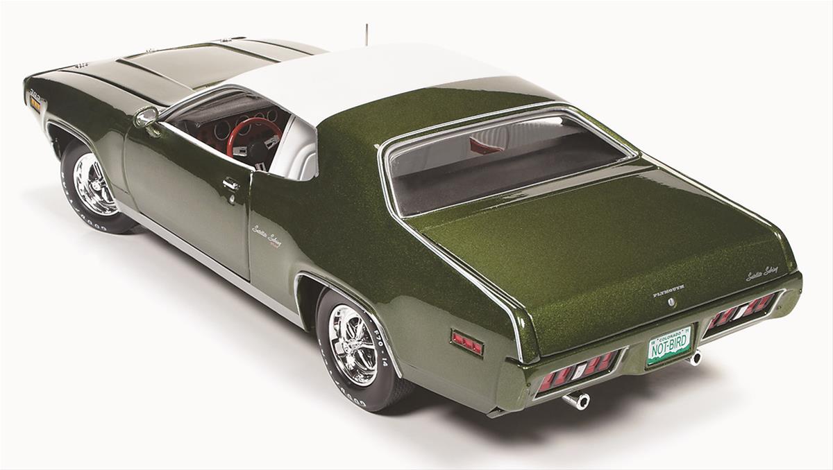 AUTO WORLD AMM1092 1:18 Scale 1971 Plymouth Satellite Sebring Plus