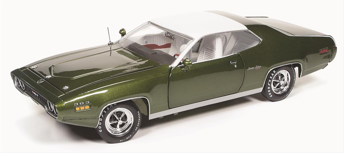 AUTO WORLD AMM1092 1:18 Scale 1971 Plymouth Satellite Sebring Plus