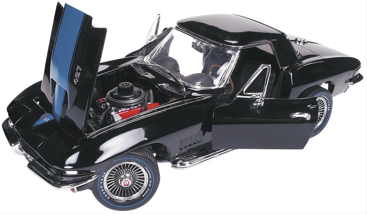 Summit Gifts AMM1099 1:18 Scale 1967 Chevy Corvette Diecast Model