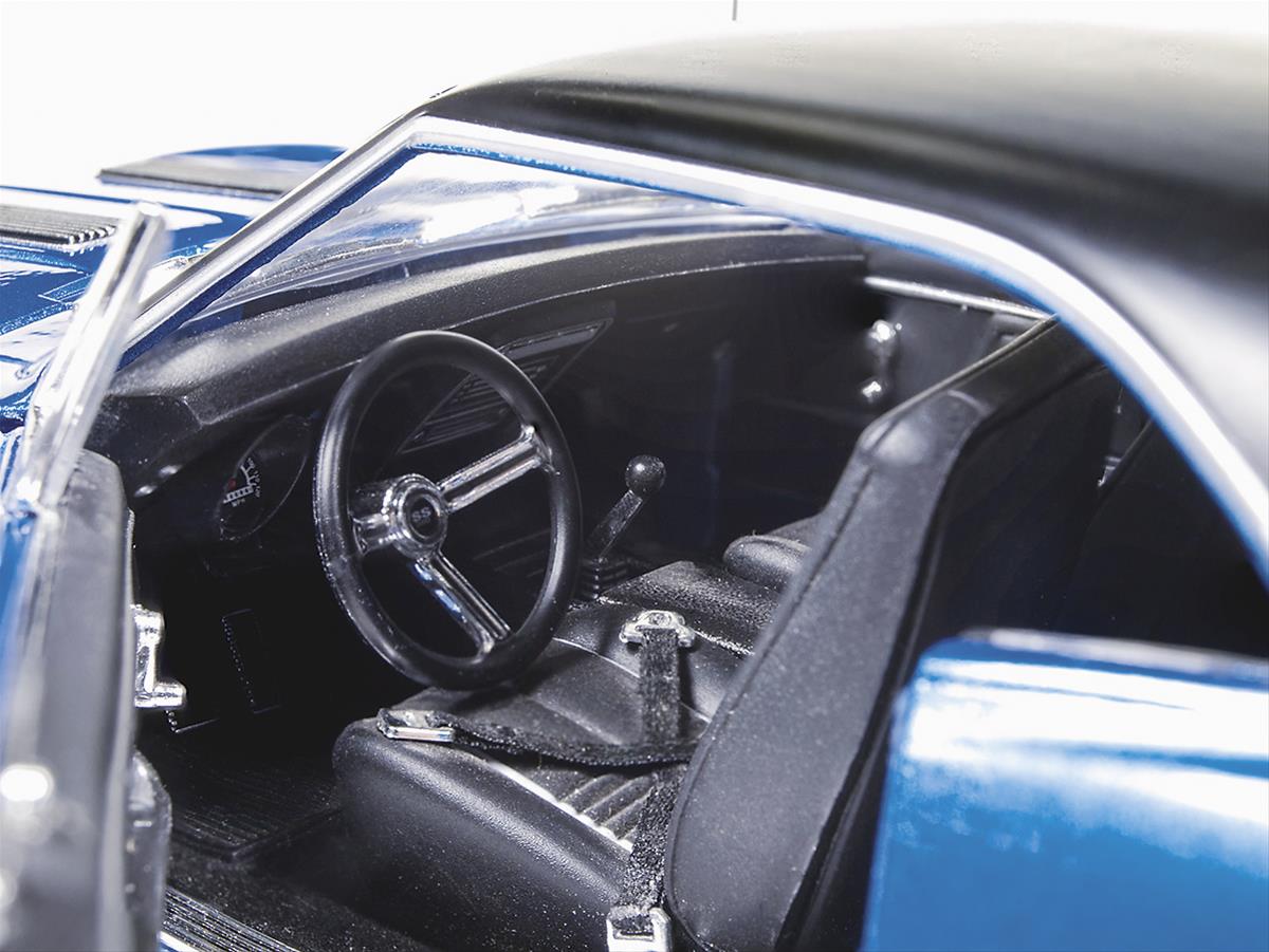 AUTO WORLD AMM1118 1:18 Scale Baldwin-Motion 1967 Chevy Camaro SS
