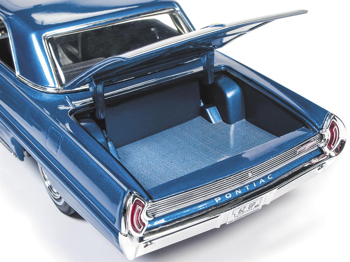 AUTO WORLD AMM1122 1:18 Scale 1962 Pontiac Grand Prix Diecast