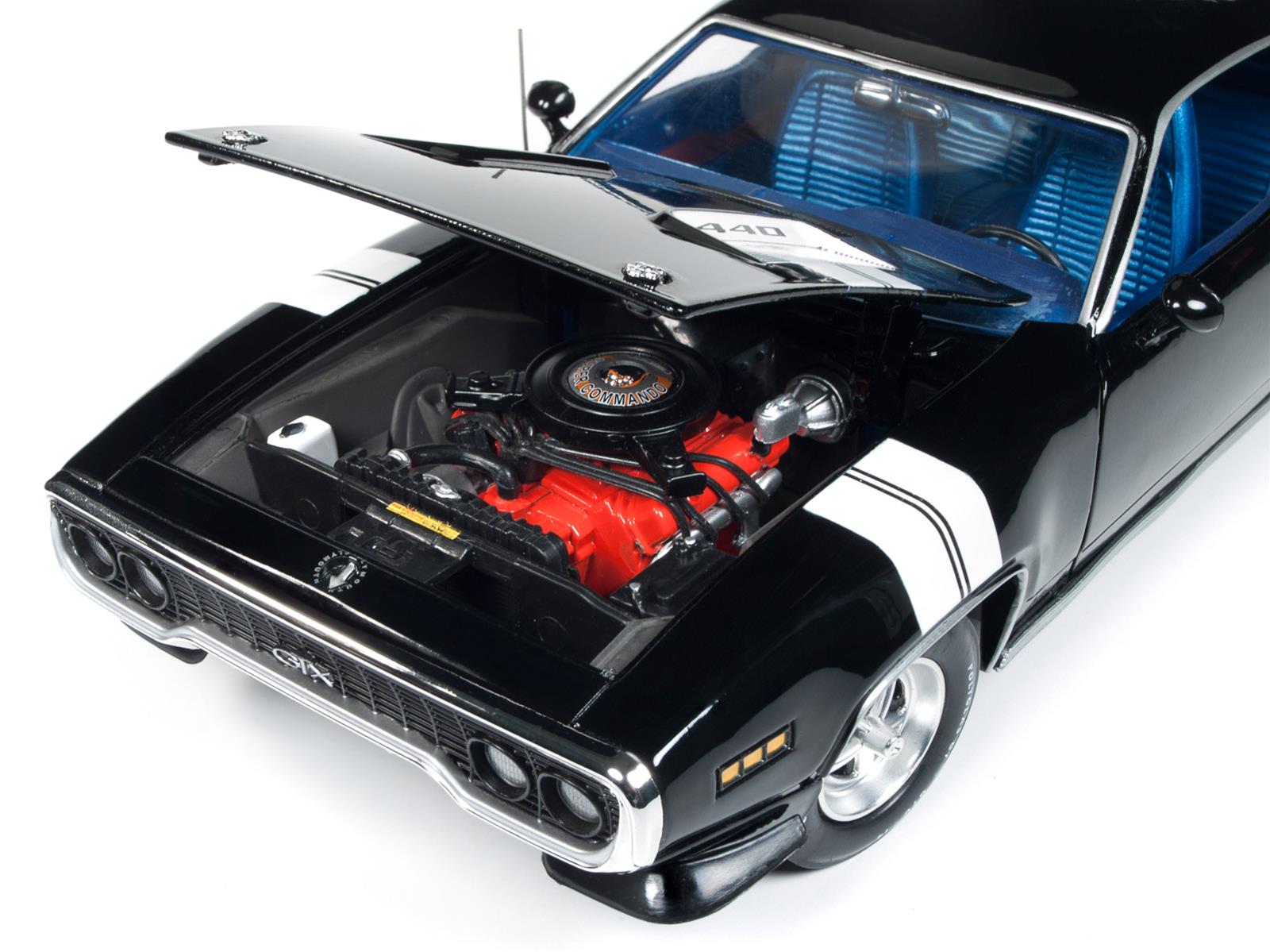 1971　プリムス　GTX440 1/18 Amazon.com: Auto World Diecast 1971 Plymouth GTX 440+6