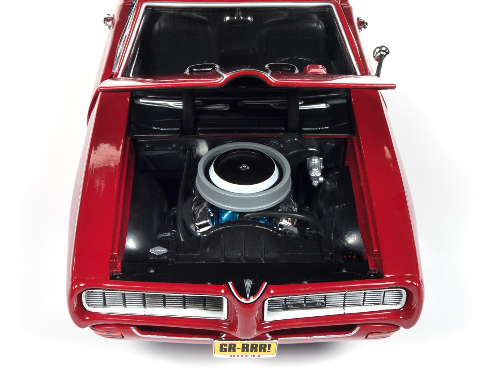 AUTO WORLD AMM1153 1:18 Scale 1968 Pontiac GTO Royal Bobcat