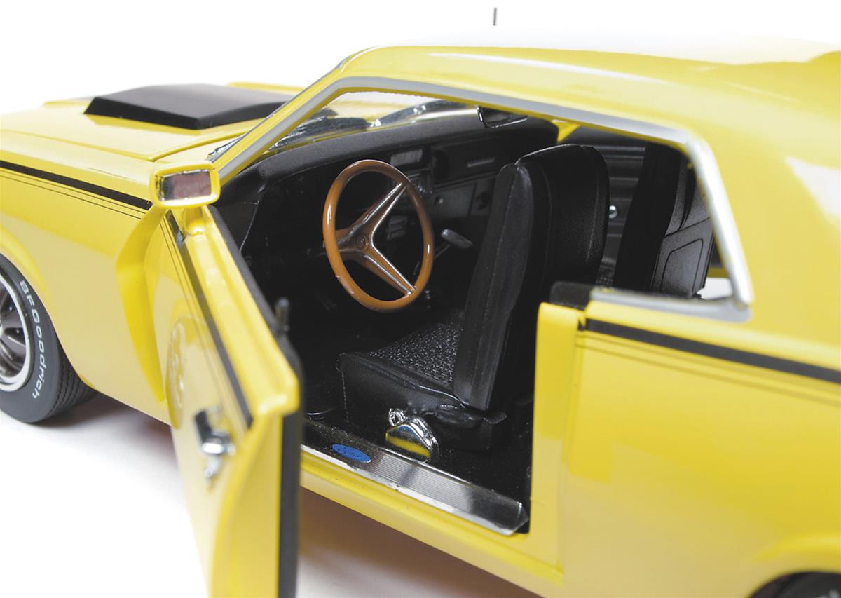 AUTO WORLD AMM1155 1:18 Scale 1970 Mercury Cougar Eliminator