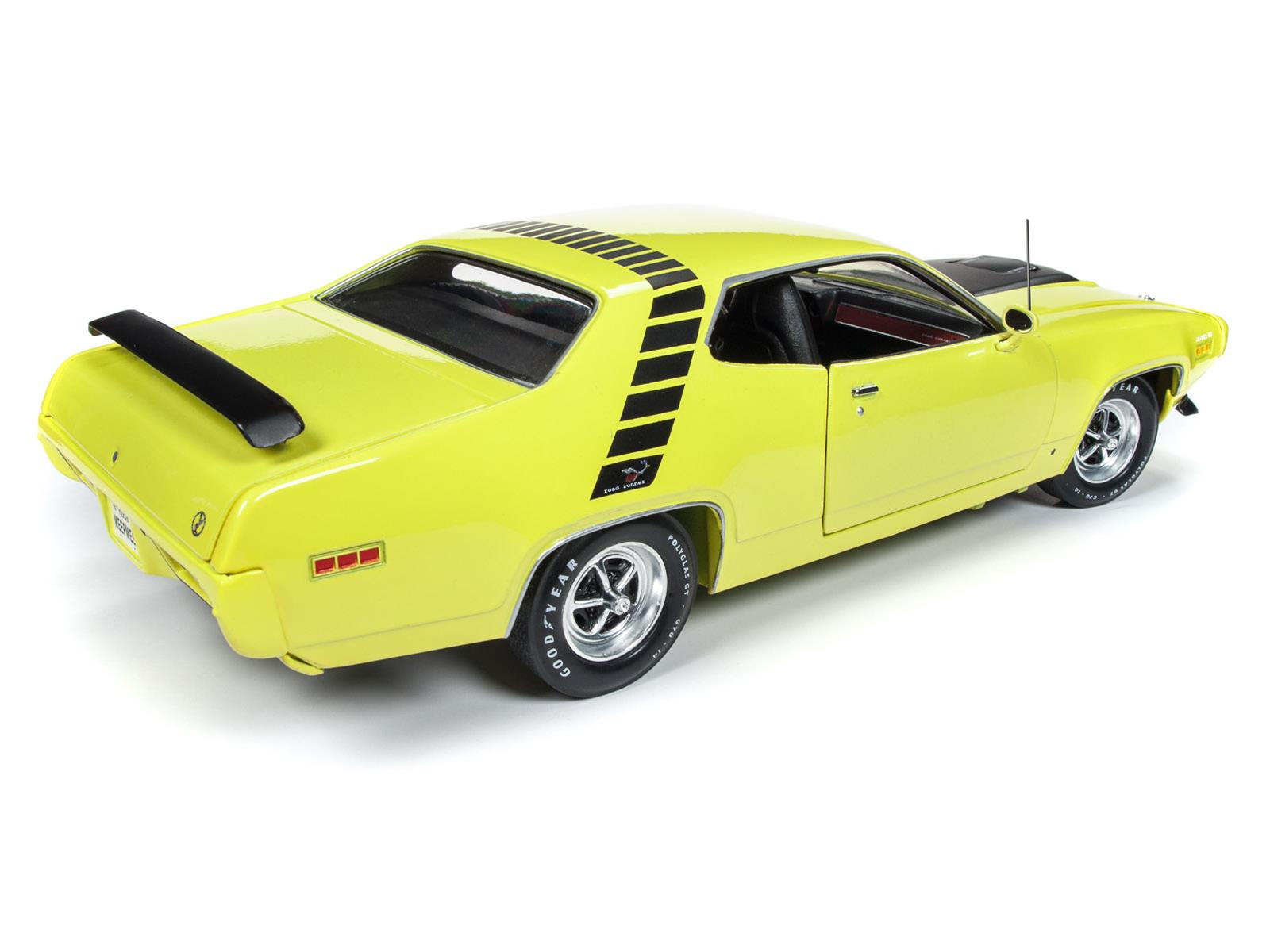 AUTO WORLD AMM1158 1:18 Scale 1971 Plymouth Road Runner 440 SIx