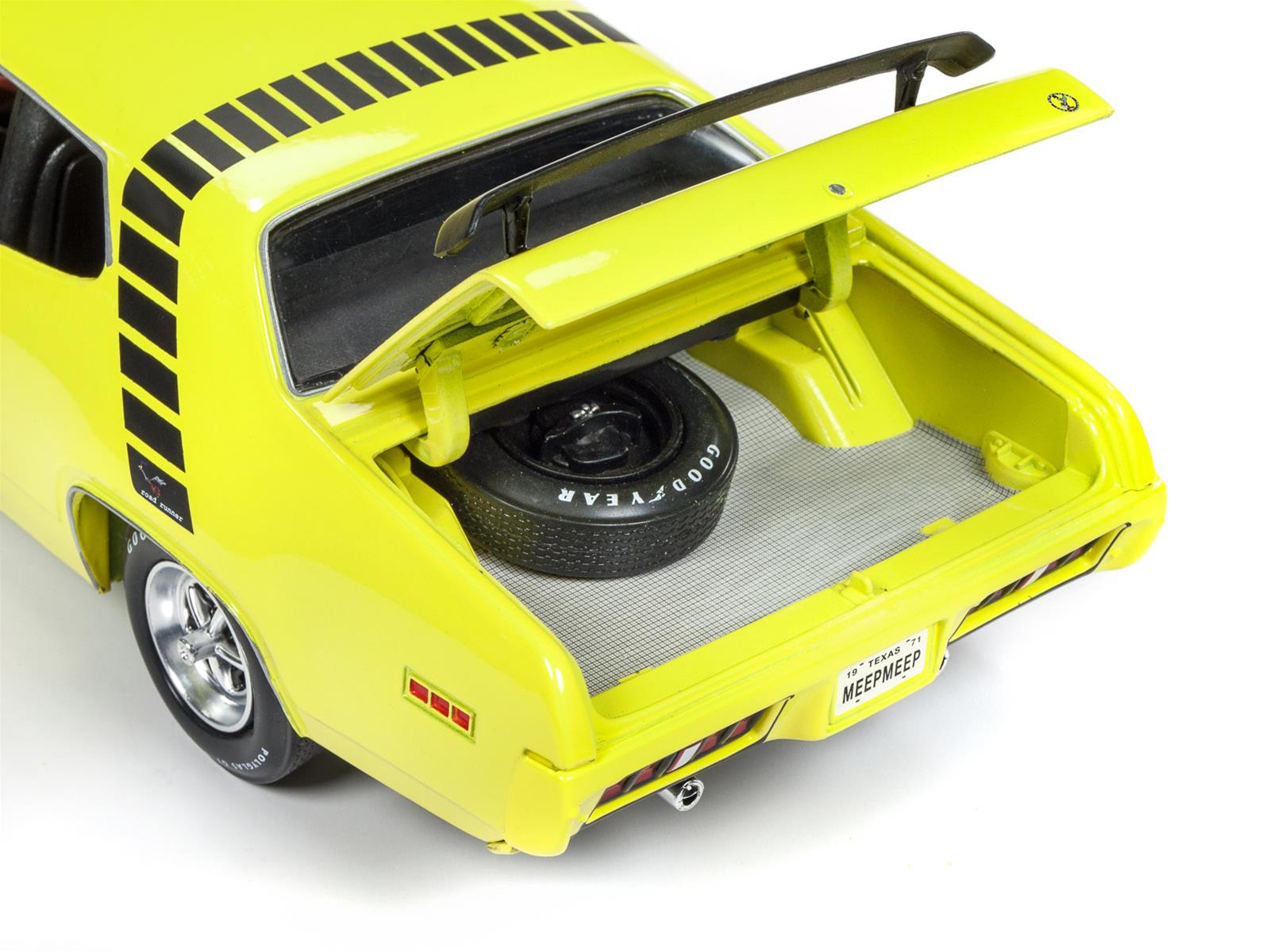 AUTO WORLD AMM1158 1:18 Scale 1971 Plymouth Road Runner 440