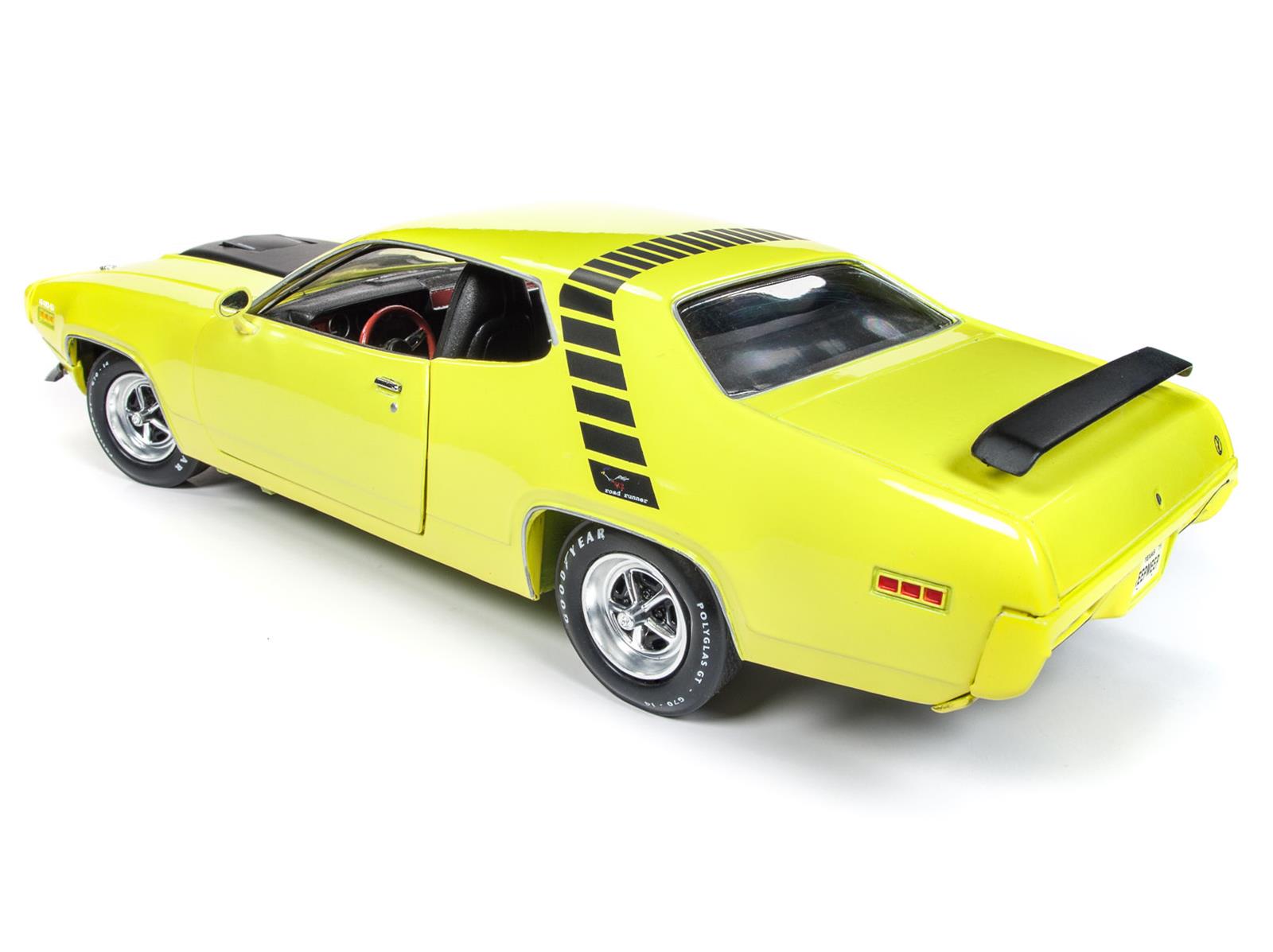 AUTO WORLD AMM1158 1:18 Scale 1971 Plymouth Road Runner 440 SIx