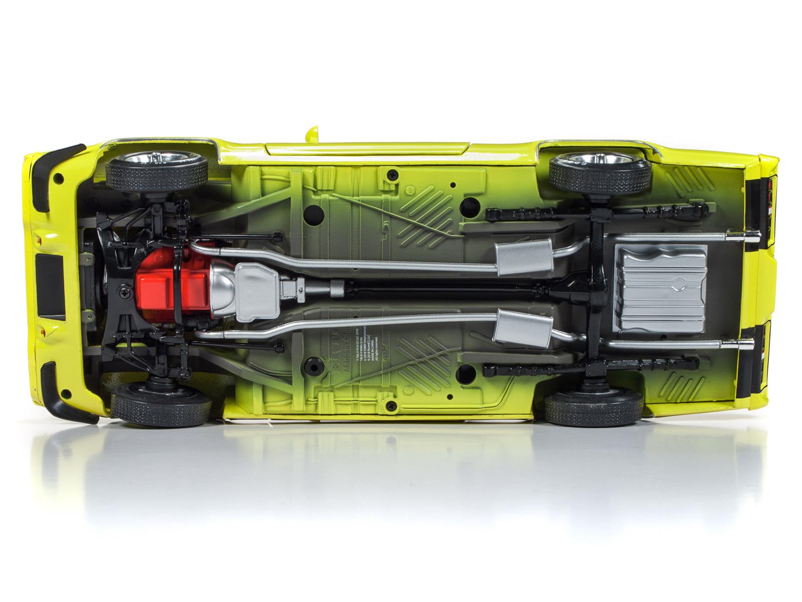 AUTO WORLD AMM1158 1:18 Scale 1971 Plymouth Road Runner 440