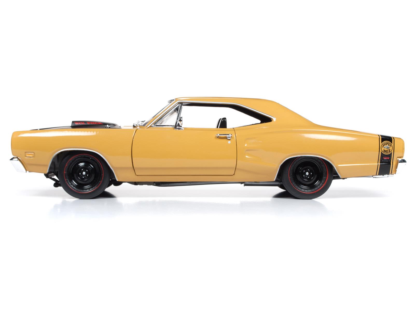 AUTO WORLD AMM1172 1:18 Scale 1969 Dodge Super Bee Diecast