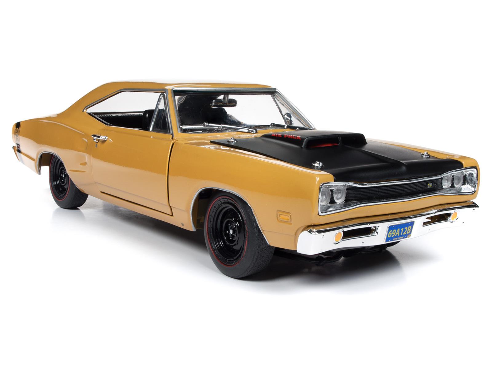 AUTO WORLD AMM1172 1:18 Scale 1969 Dodge Super Bee Diecast