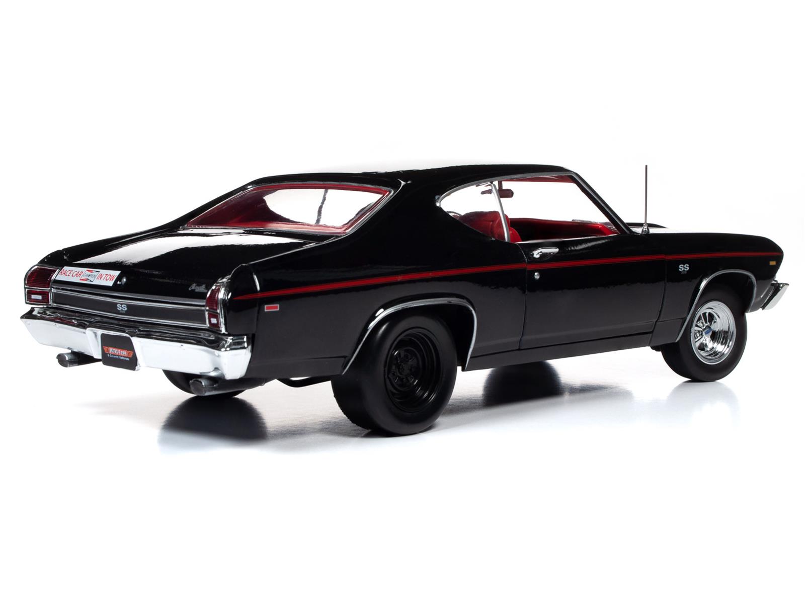AUTO WORLD AMM1190 1:18 Scale 1969 Chevy Chevelle SS 396 Diecast