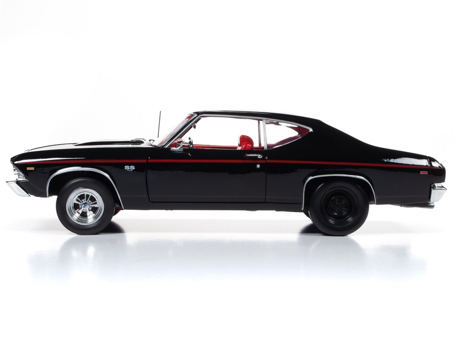 AUTO WORLD AMM1190 1:18 Scale 1969 Chevy Chevelle SS 396