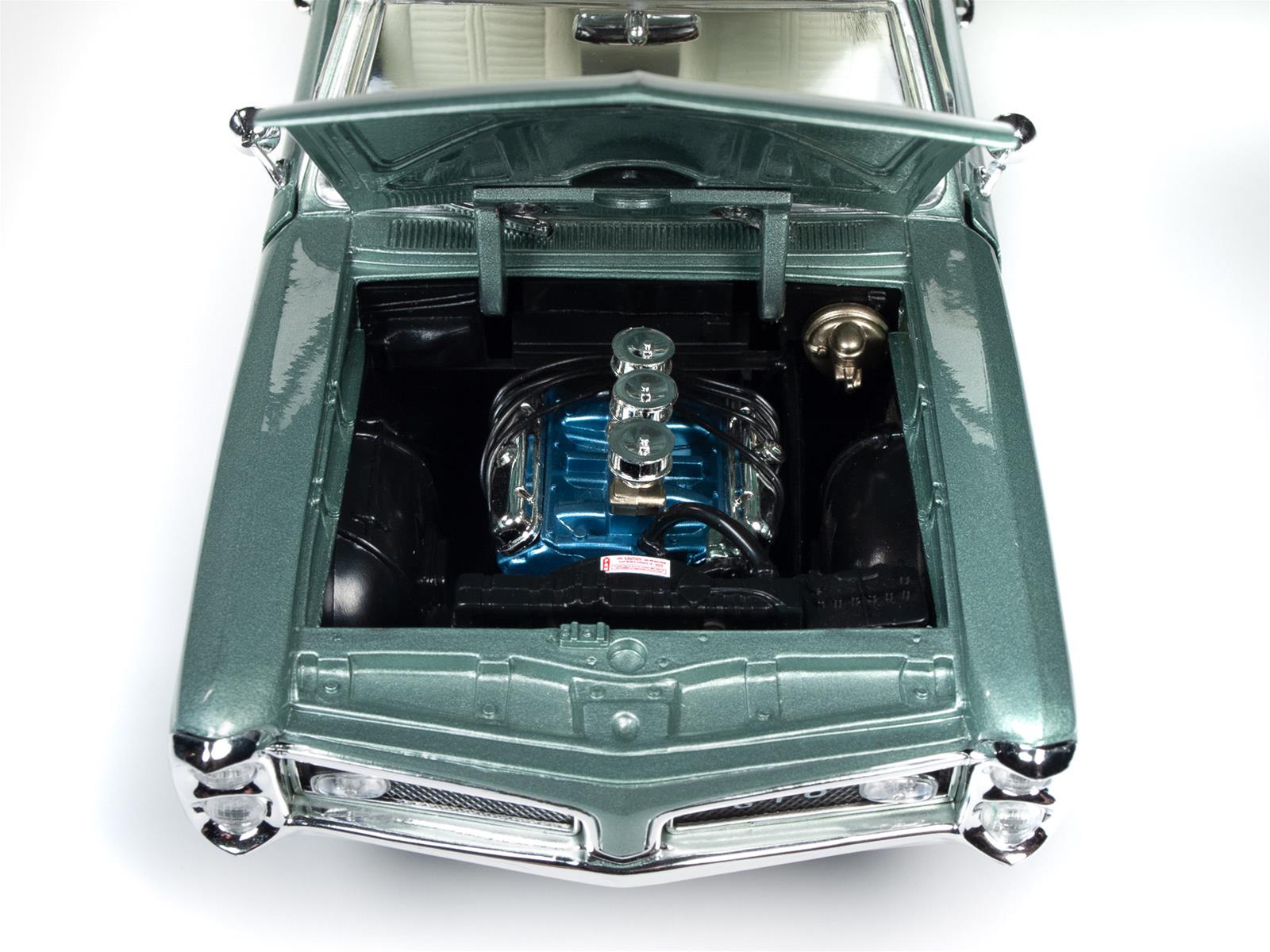 AUTO WORLD AMM1192 1:18 Scale 1966 Pontiac GTO Diecast Model