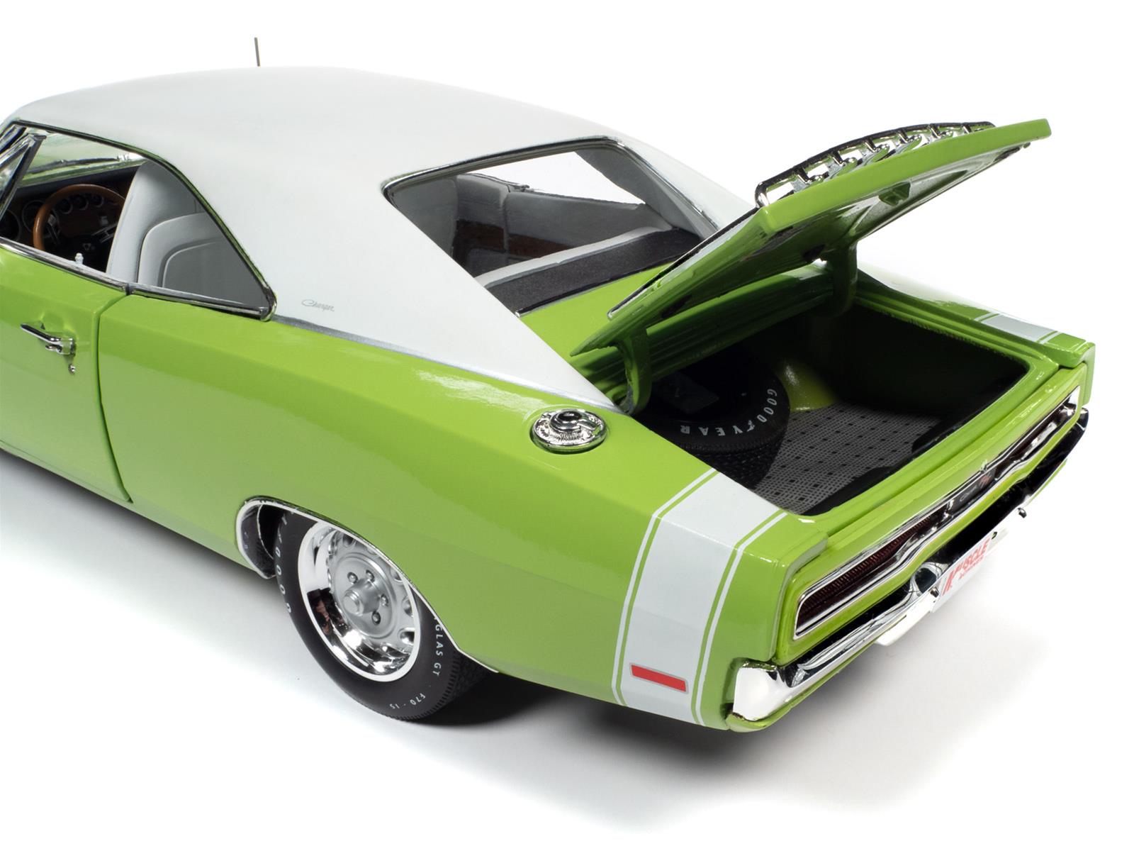 AUTO WORLD AMM1249 1:18 Scale 1970 Dodge Charger R/T Diecast Model