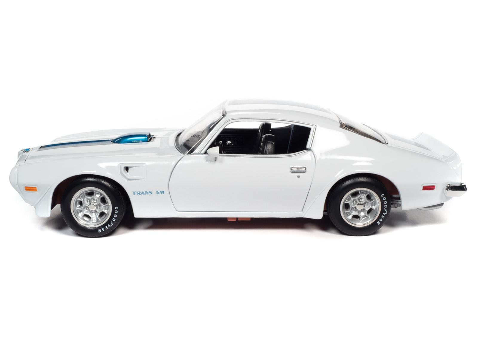 AUTO WORLD AMM1267 1:18 Scale 1971 Pontiac Trans Am Diecast