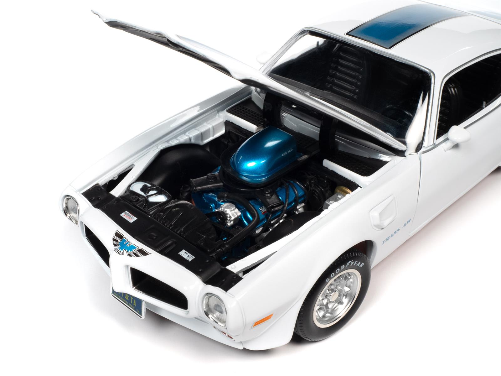 AUTO WORLD AMM1267 1:18 Scale 1971 Pontiac Trans Am Diecast