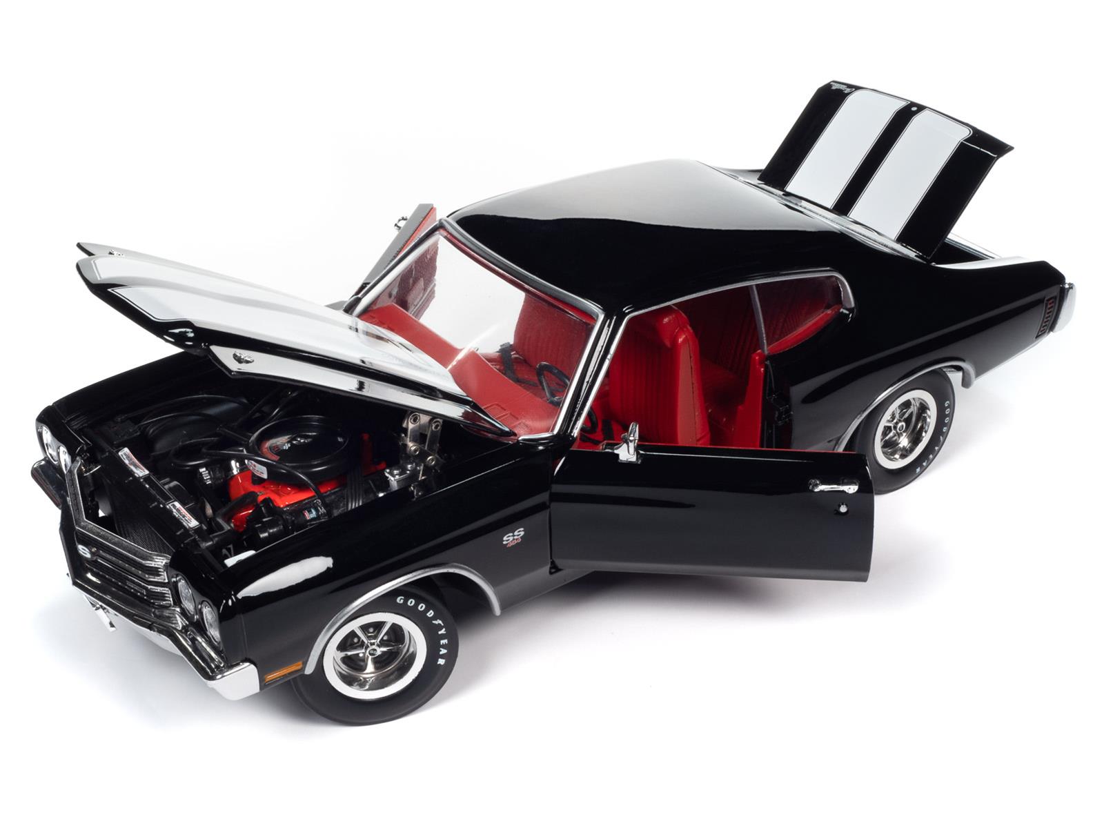 AUTO WORLD AMM1317 1:18 Scale 1970 Chevy Chevelle Hardtop Diecast