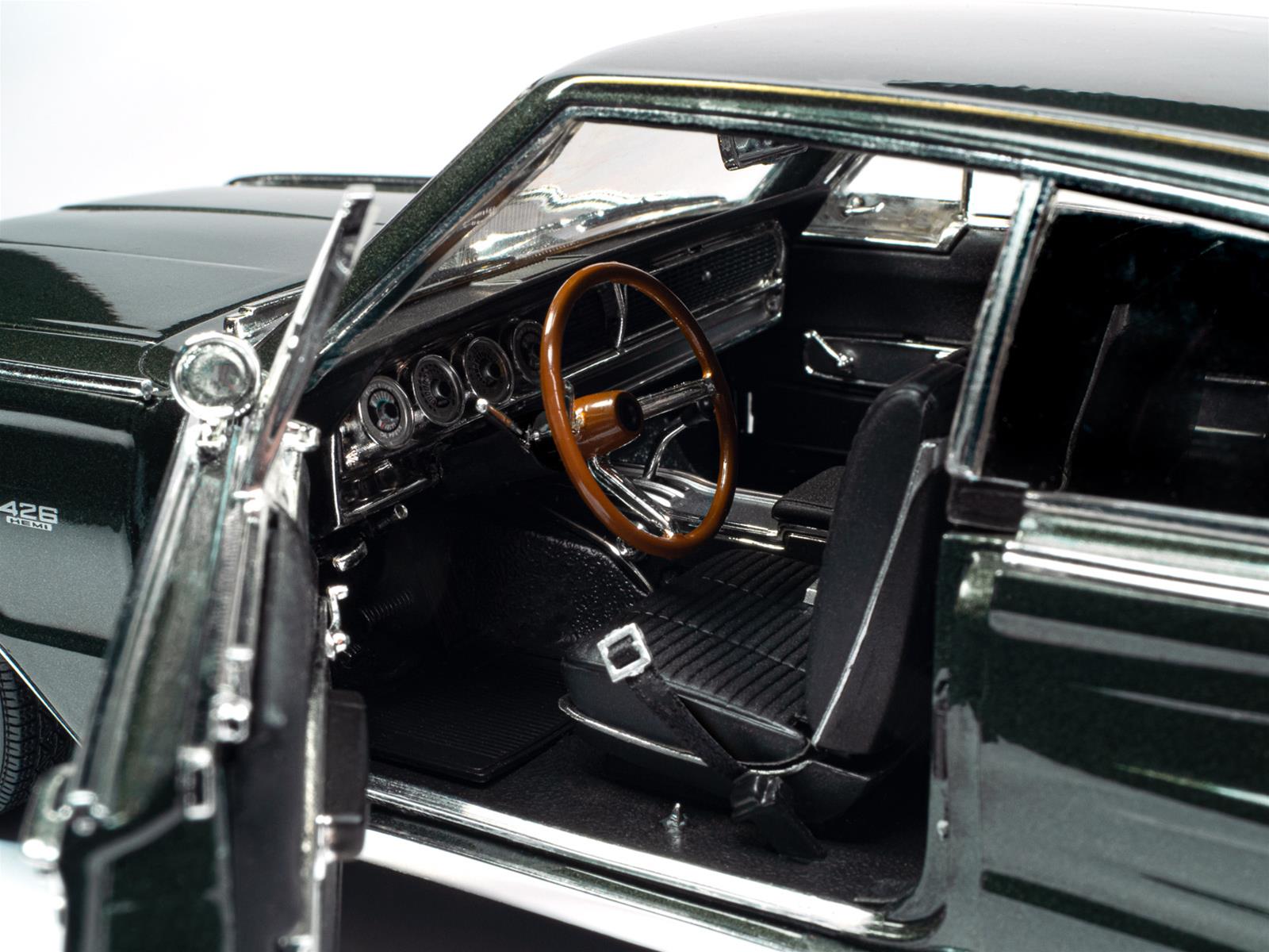 AUTO WORLD AMM1320/06 1:18 Scale 1966 Dodge Charger Hardtop MCACN