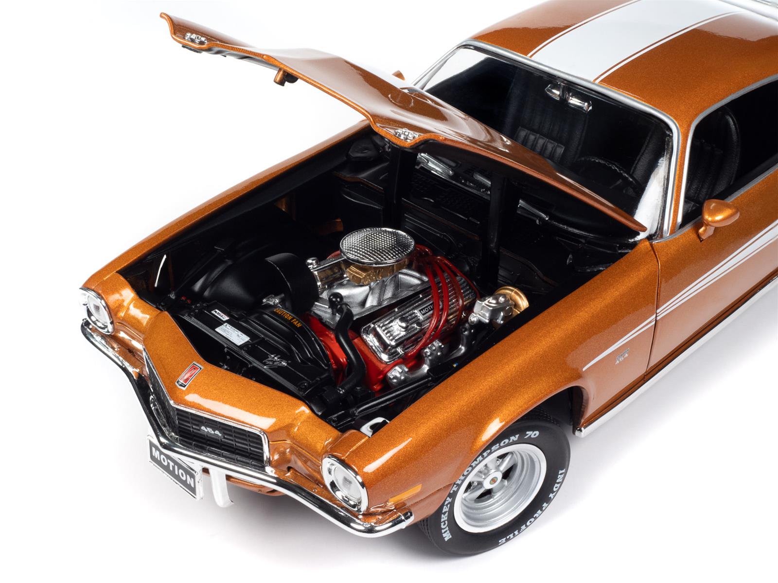 AUTO WORLD AMM1321 1:18 Scale 1973 Chevy Camaro Baldwin-Motion