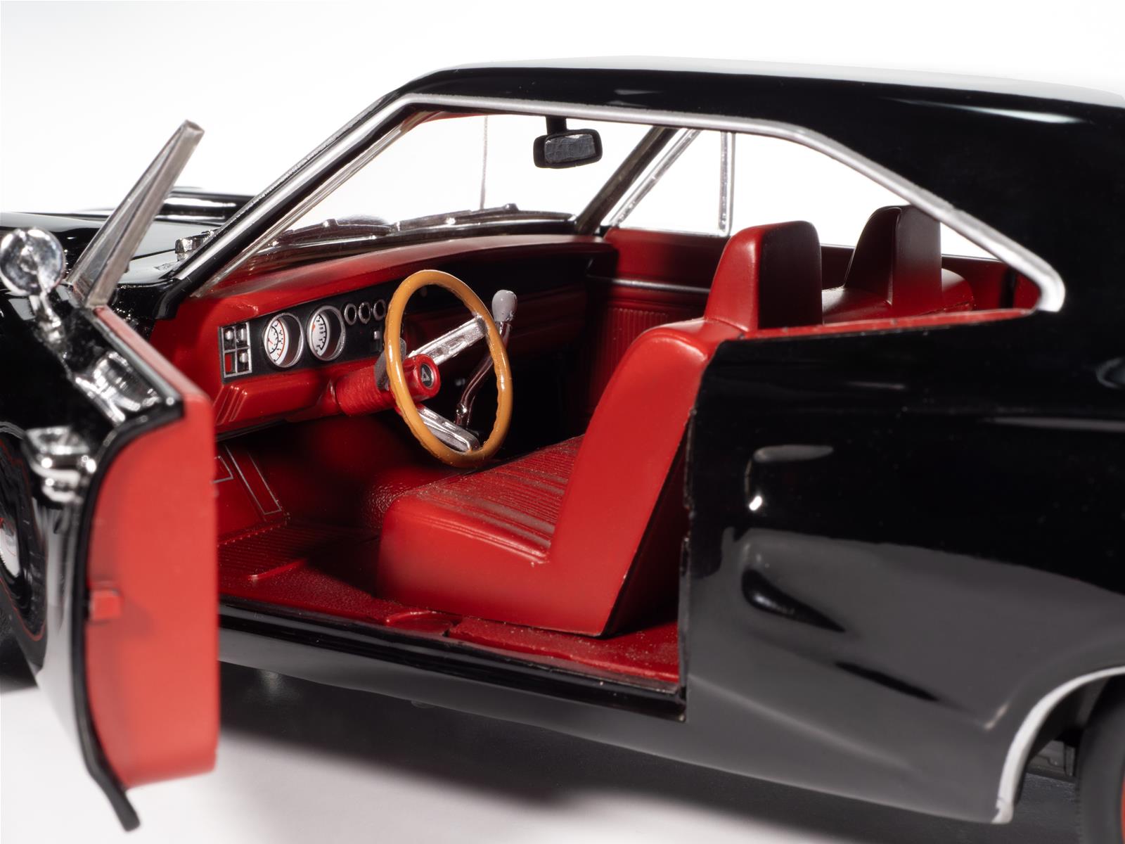 AUTO WORLD AMM1347 1:18 Scale 1969 Dodge Coronet Super Bee Diecast