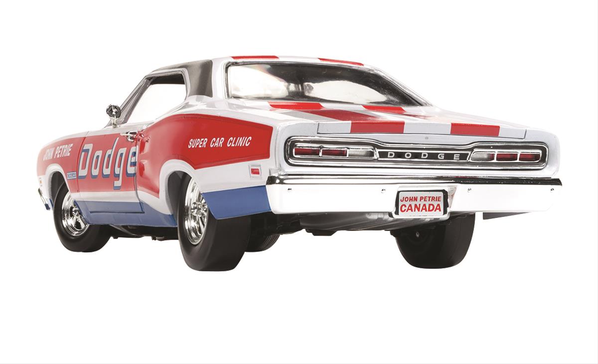 AUTO WORLD AW222 1:18 Scale John Petrie SS/E 1969 Dodge Coronet