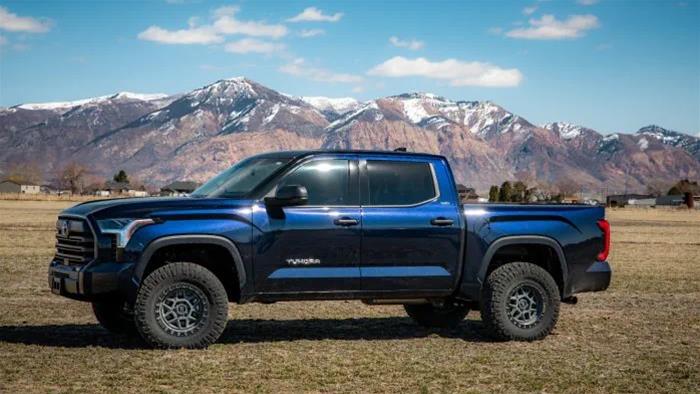ReadyLift Suspension 69-52310 ReadyLift Suspension Lift Kits