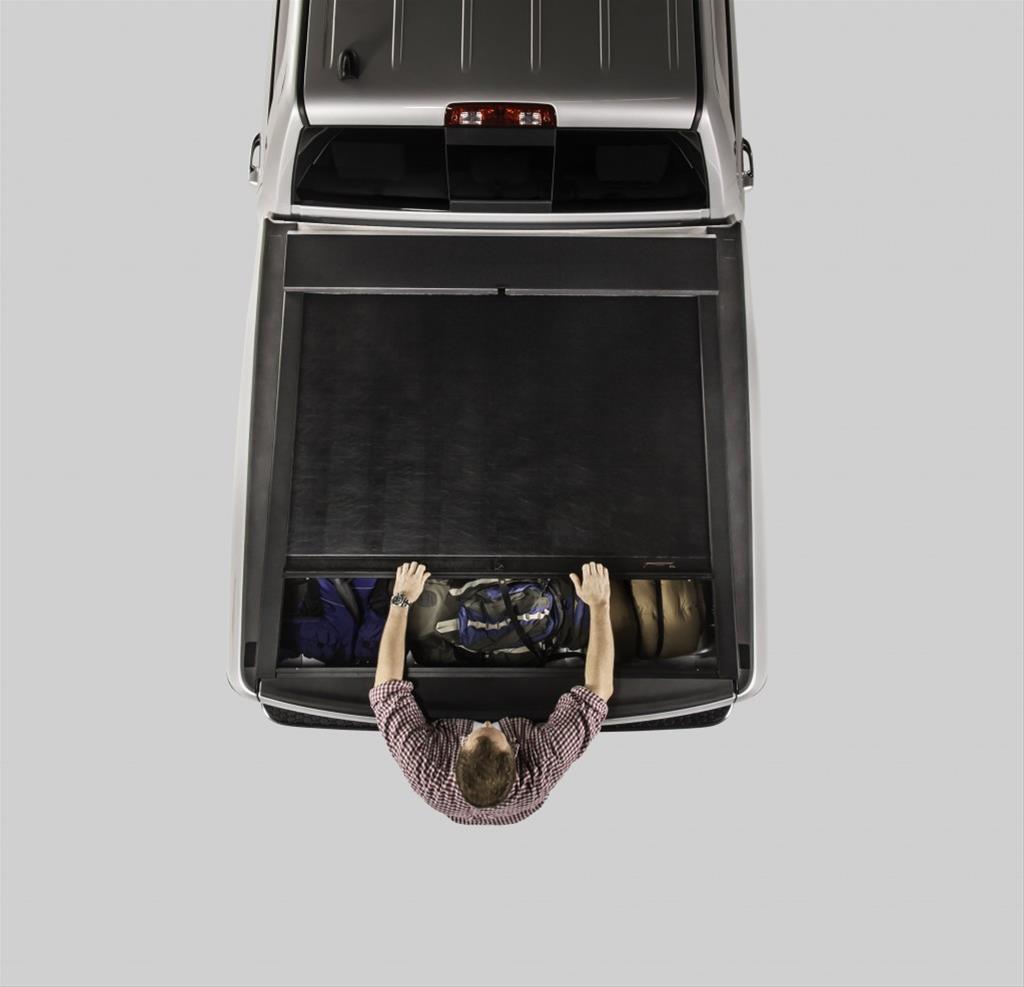 Roll-N-Lock 02-07 Chevy Silverado/Sierra Denali SB 77-3/4in M-Series Retractable Tonneau Cover