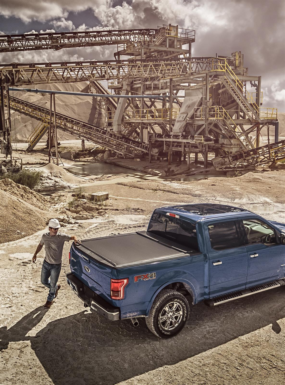 Roll-N-Lock 07-17 Toyota Tundra Regular Cab/Double Cab 77in E-Series Retractable Tonneau Cover thumbnail 6