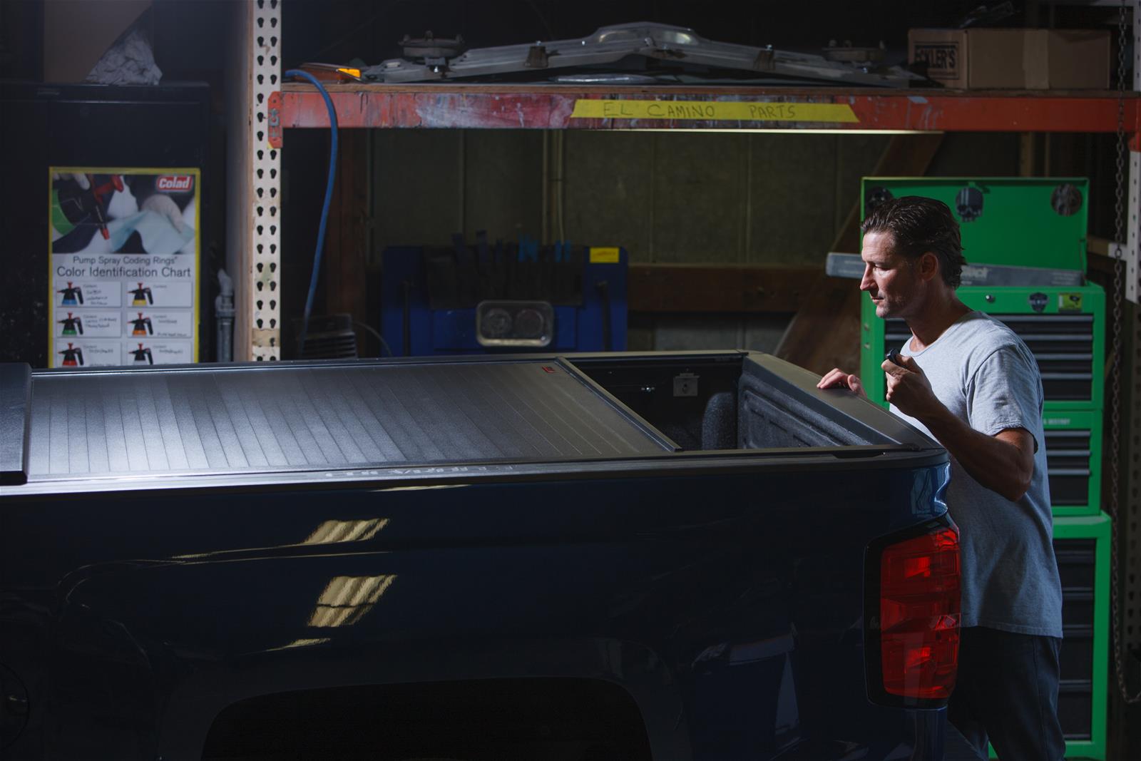 Roll-N-Lock 07-17 Toyota Tundra Regular Cab/Double Cab 77in E-Series Retractable Tonneau Cover thumbnail 2