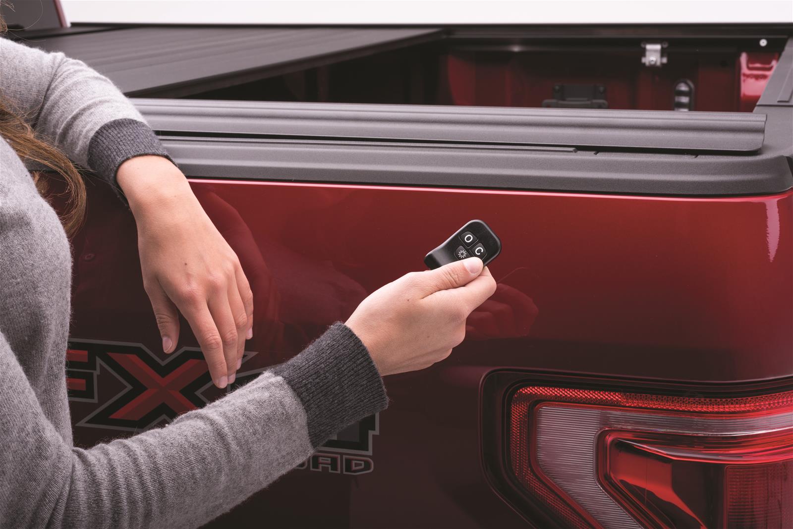 Retrax 04-08 F-150 Super Crew & Super Cab 5.5ft Bed PowertraxPRO MX