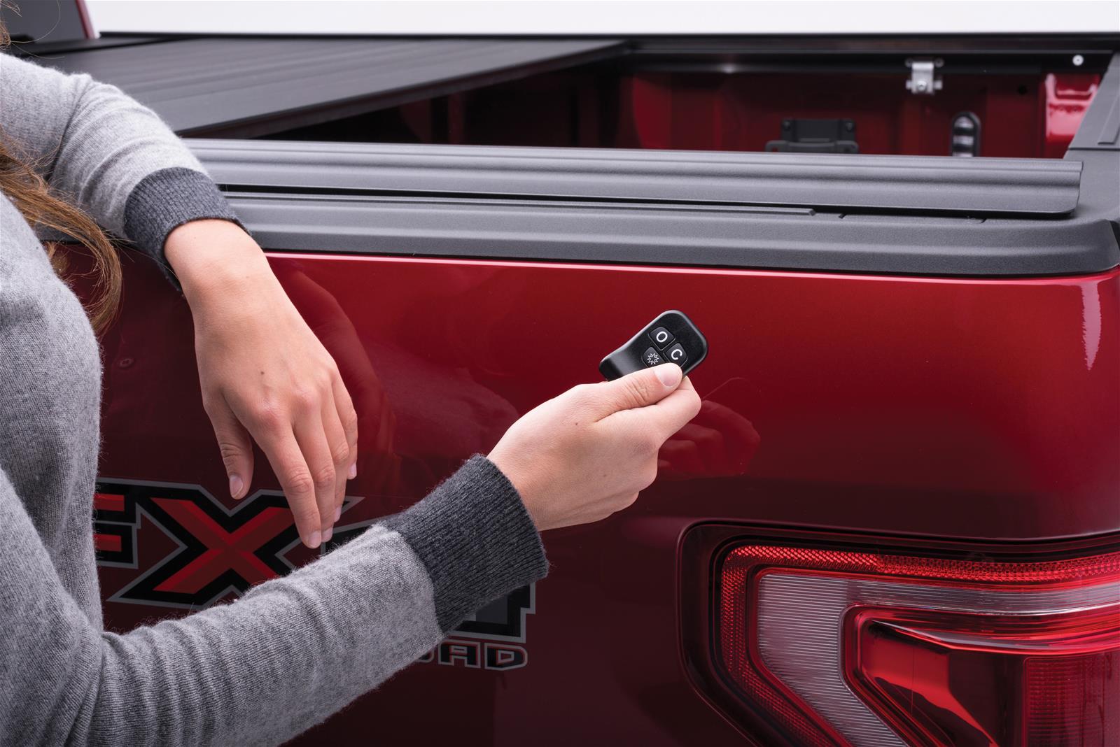 Retrax 99-07 Super Duty F-250-350 Short Bed PowertraxPRO MX