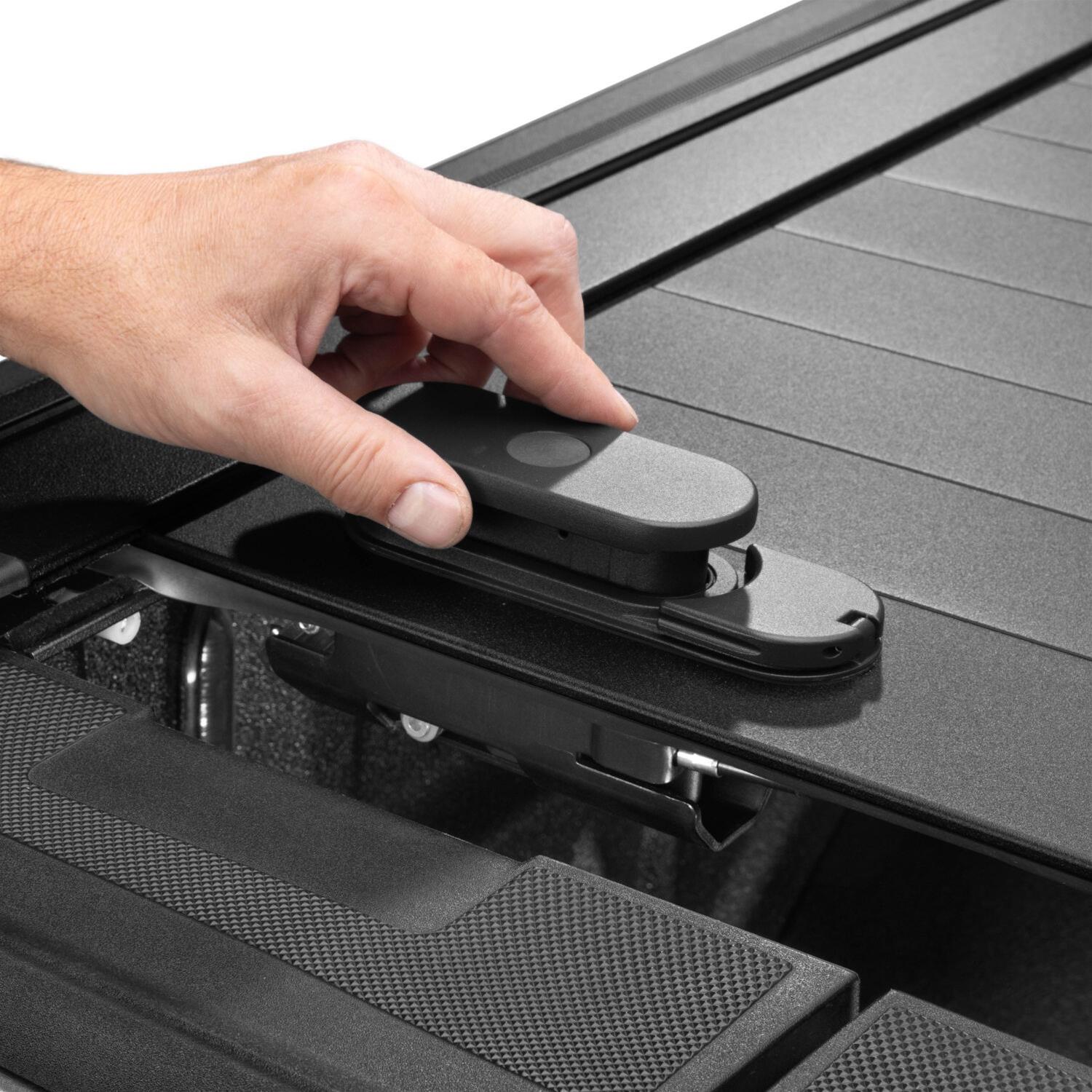 Retrax T-80870 Retrax Pro XR Tonneau Covers | Summit Racing