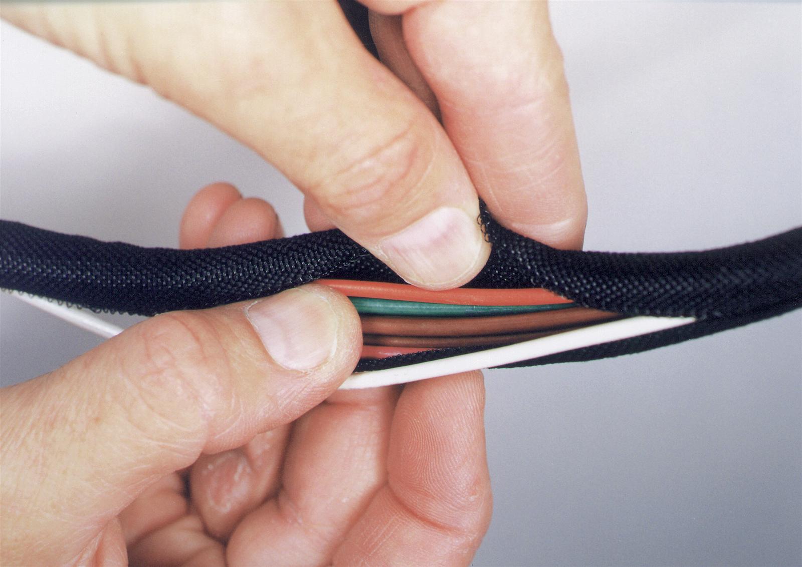 Russell Performance 3/16in Wire and Hose Protection (10ft Length)