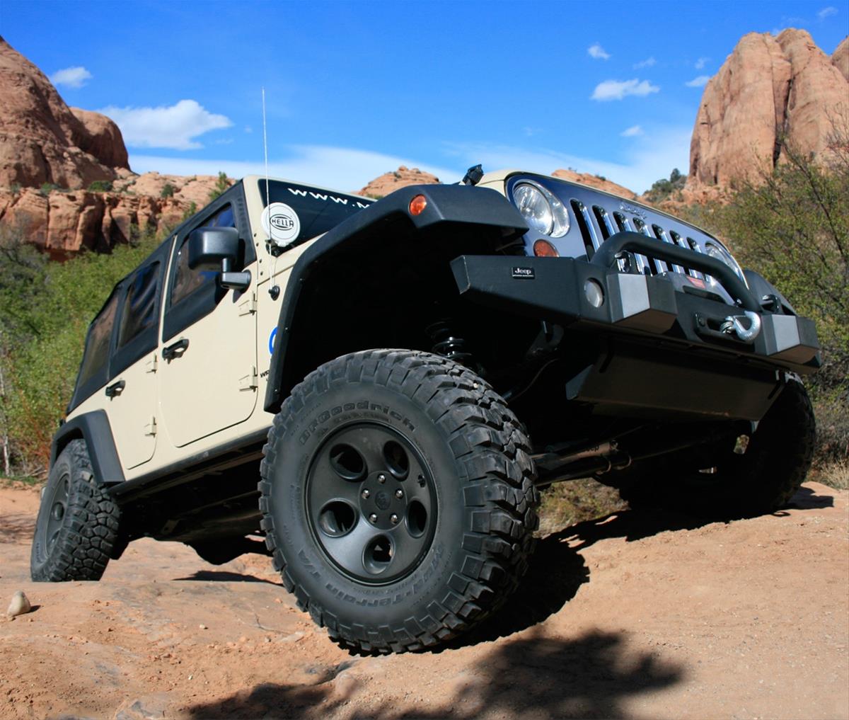 Superlift 07-18 Jeep Wrangler JK Unlimited 4in Lift Kit Standard Kit w/ Superlift Shocks (1x slf560, 1x slf561, 1x slf5717-1, 1x slf84016) thumbnail 3