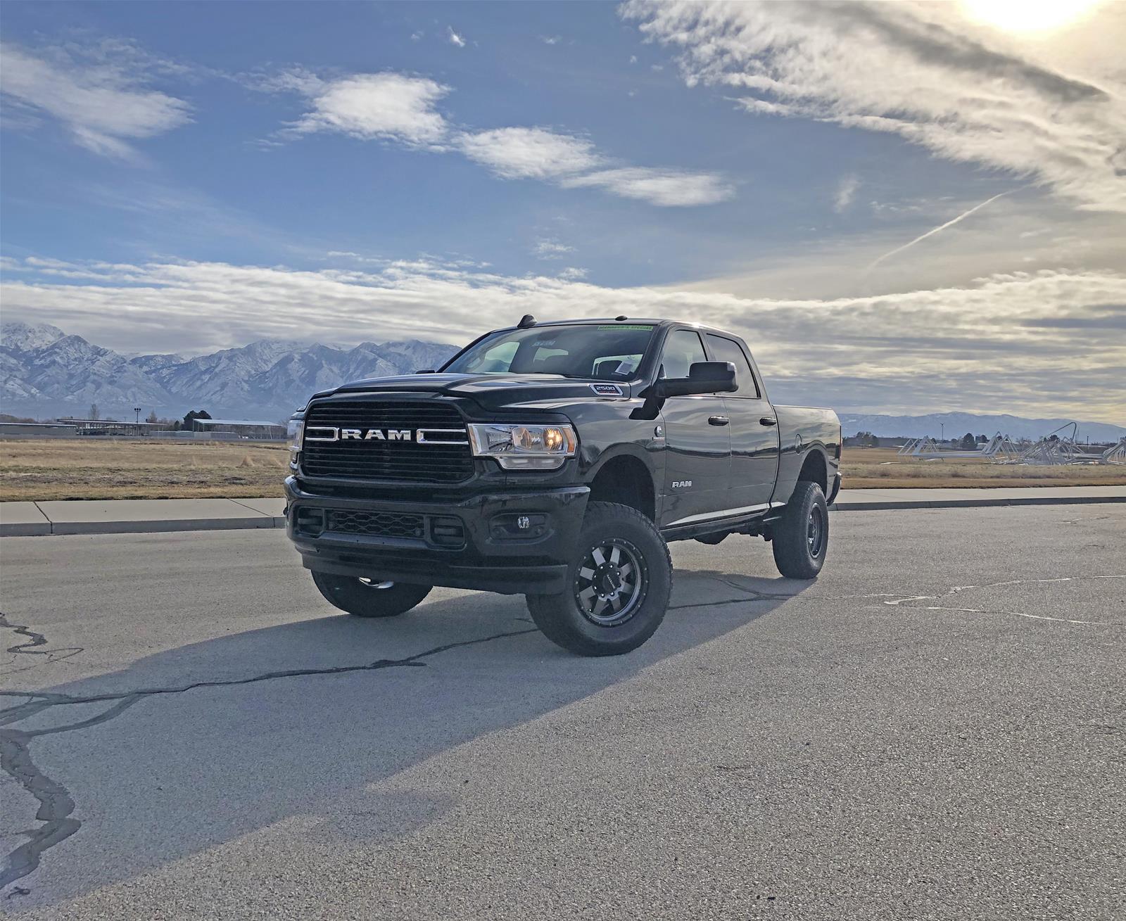 Tuff Country 19-23 Dodge Ram 3500 4x4 3in Lift w/Front Shock Extension Brackets Kit thumbnail 2